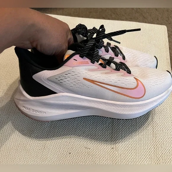 Nike Air Zoom Winflo Womens Size 7 US Light Arctic Pink Running Shoes - Picture 2 of 8